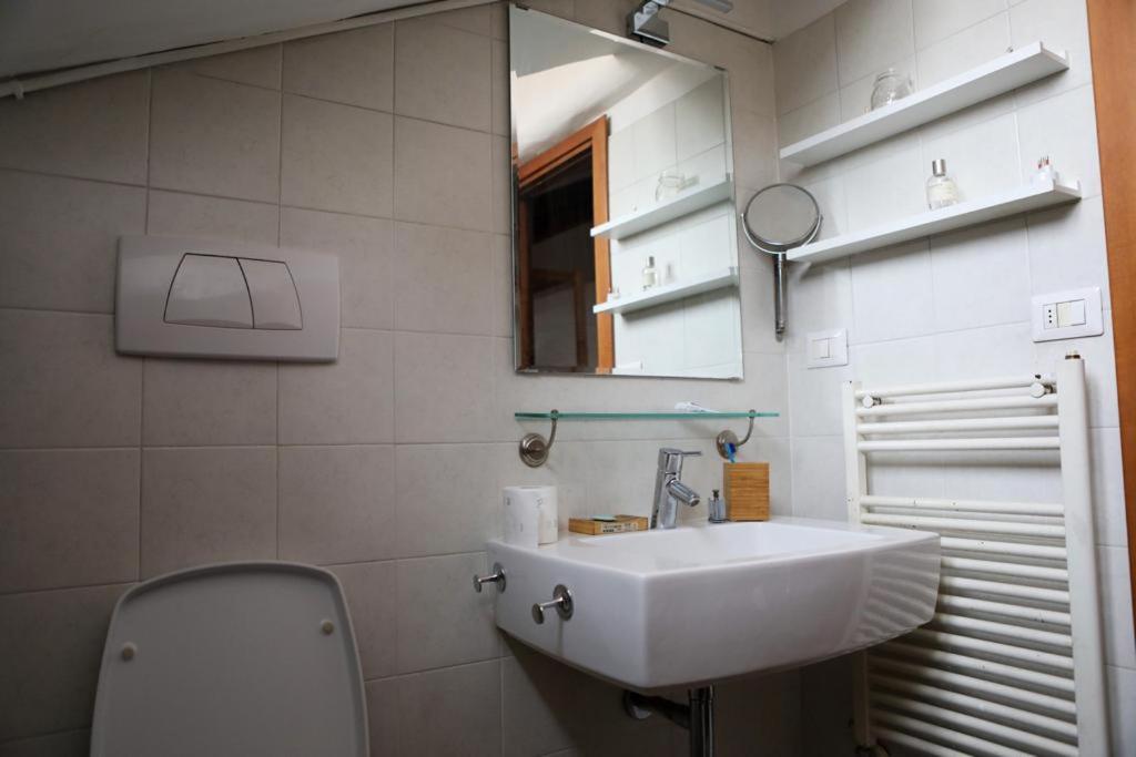 L'Arche Comfort&Relax - Yellow House Di Viale Certosa Milano Esterno foto